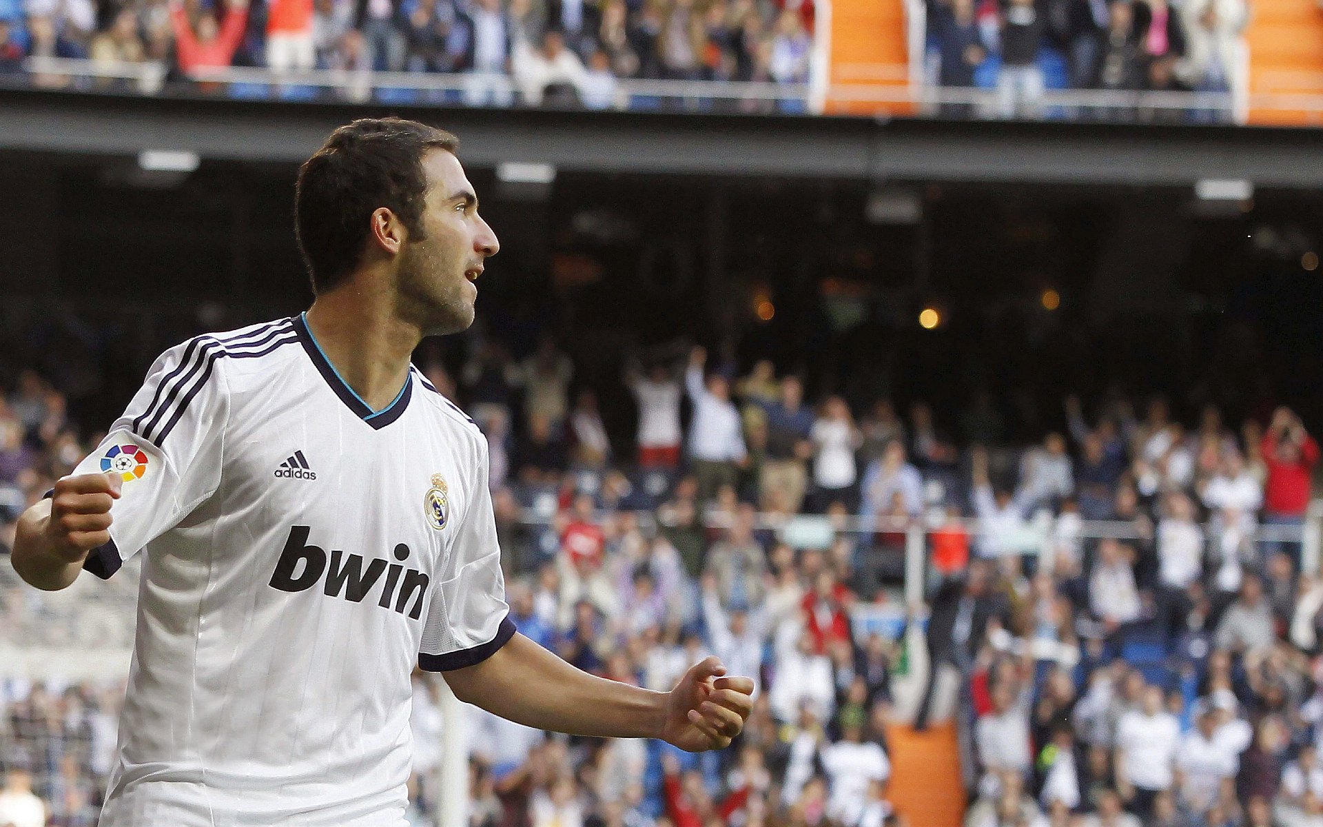 哥伦比亚骑手胡利安娜·古铁雷斯在2024年巴黎奥运会盛装舞步比赛中取得第25名，展现出色表现。